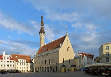 Het gotische raadhuis van Tallinn, aan het Raekoja plats.