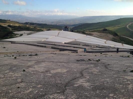 Le Cretto di Burri, une nappe de béton blanc coulée sur les ruines de l’ancienne Gibellina.