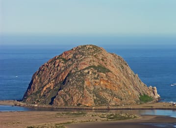 Morro Rock, à l’entrée de la baie de Morro.