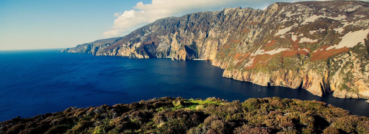 Les falaises de Slieve League au-dessus de l’Atlantique, vues de Bunglass.