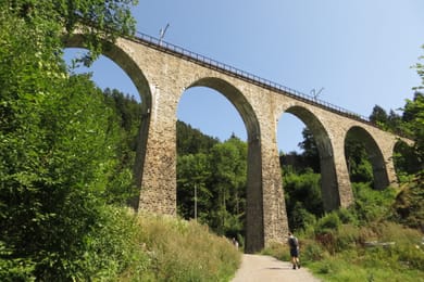 Le viaduc de la Ravenna, sur la ligne du Höllental.