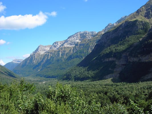 La vallée de Pineta, au pied du massif du Mont Perdu.