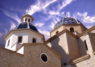 Les coupoles bleues de l’église d’Altea.