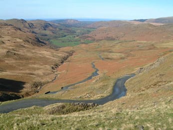 La route du col de Hardknott, au-dessus de la vallée d’Eskdale.