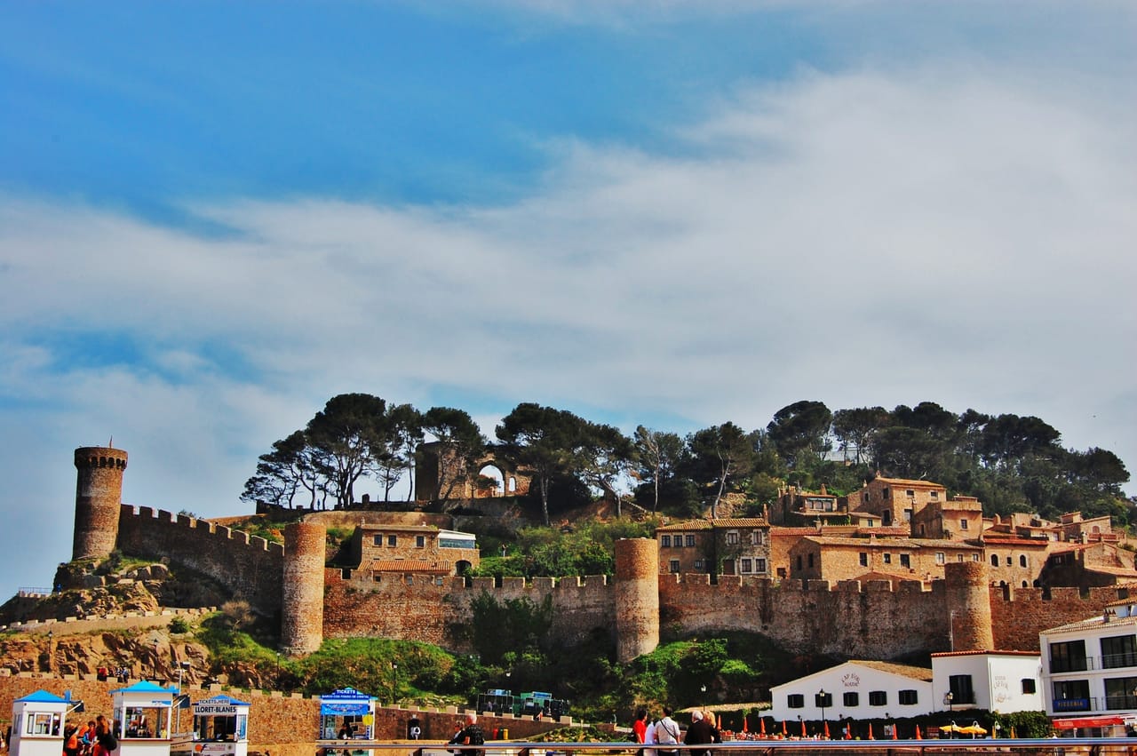 La Vila Vella de Tossa de Mar, derrière ses remparts.