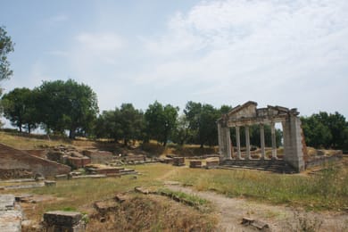 Le monument des Agonothètes, à Apollonia.