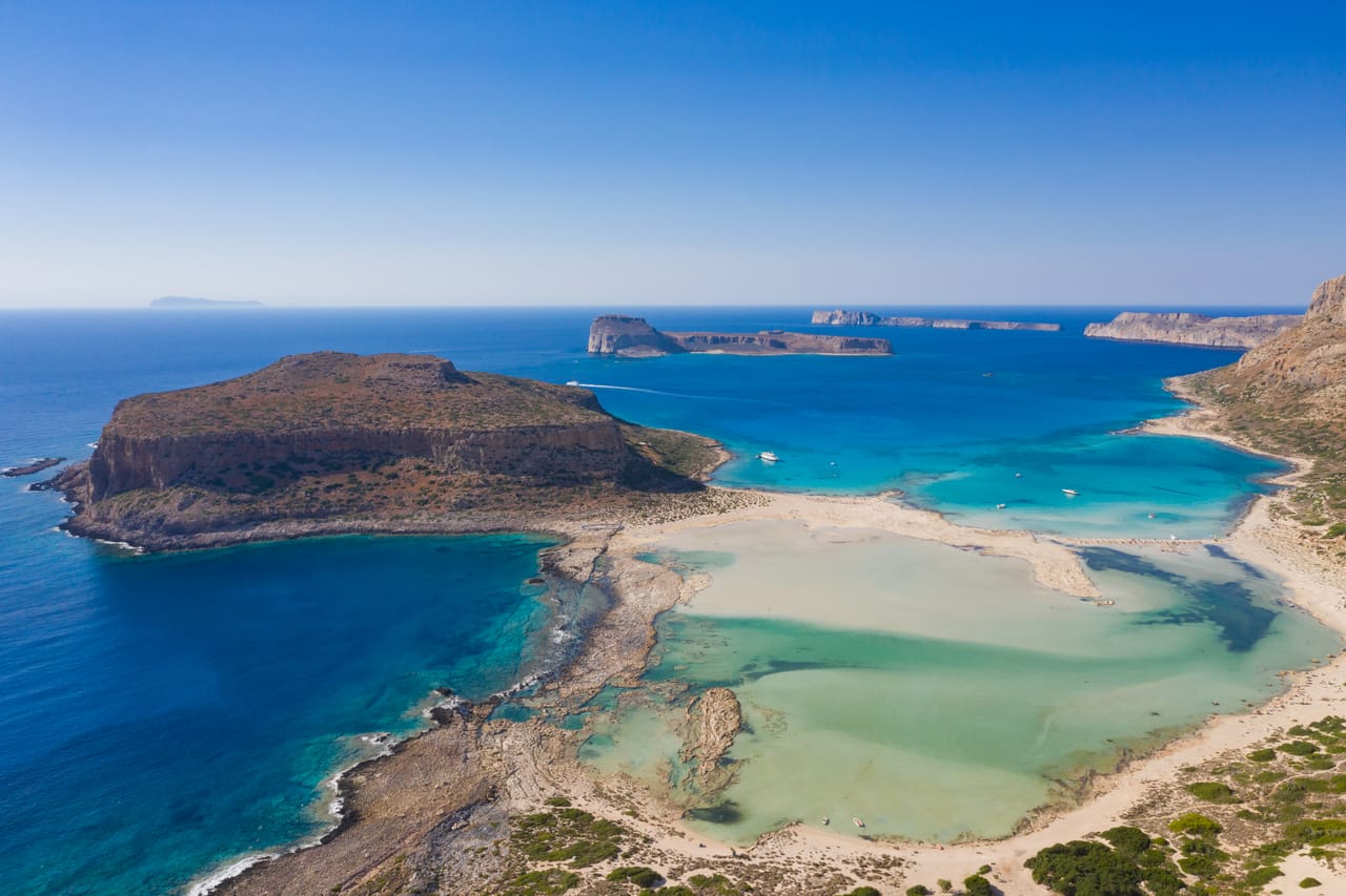 La lagune de Balos vue du ciel, entre le cap Tigani et les îles de Gramvousa.