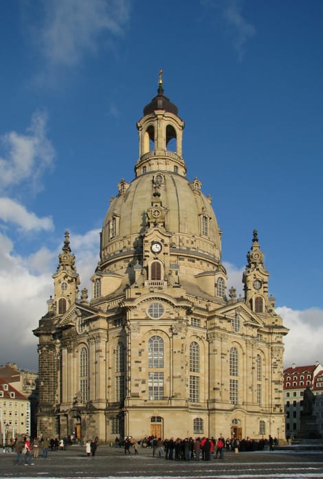 La Frauenkirche reconstruite, sur le Neumarkt de Dresde.