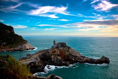 L’église San Pietro de Portovenere sur sa pointe rocheuse, face au large.