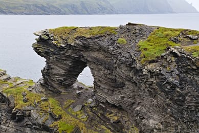 L’arche de Kirkeporten, près de Skarsvåg.
