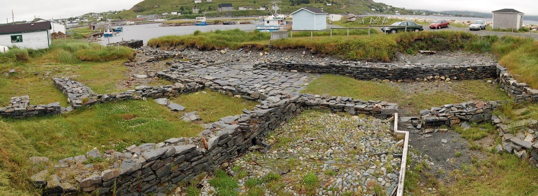 Les fondations de la colonie d’Avalon, au bord du port de Ferryland.