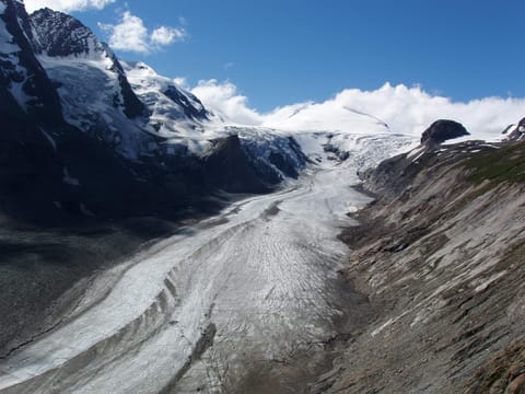 La Pasterze sous le Grossglockner, en 2005 ; le glacier a beaucoup reculé depuis.