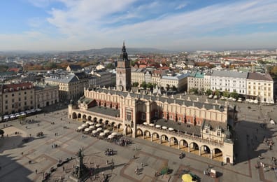Le Rynek Główny et la Halle aux draps, vus de la tour de Notre-Dame.