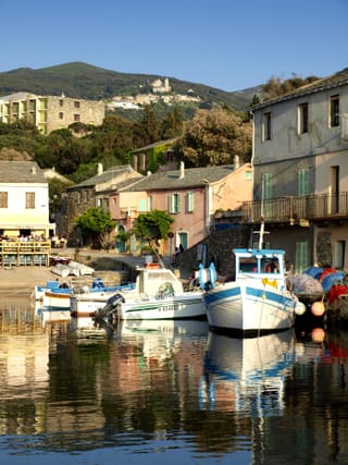 Le port de Centuri, près de la pointe du cap Corse.