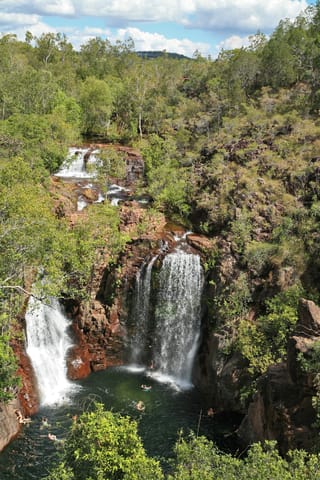 Les deux chutes de Florence Falls et leur bassin, à Litchfield.