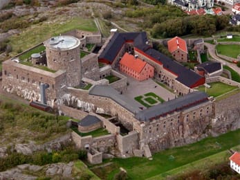 La forteresse de Carlsten vue du ciel, au-dessus de Marstrand.