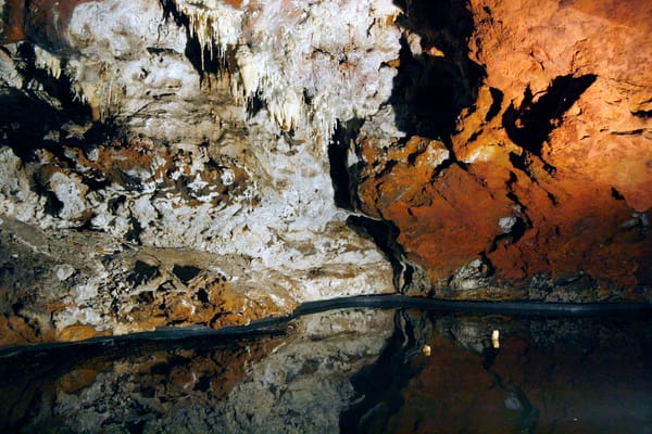 Les concrétions de la grotte d’El Soplao.