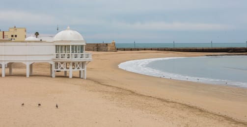 La plage de La Caleta, à Cadix.