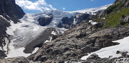 Buarbreen, langue crevassée du glacier du Folgefonna.