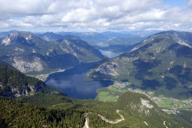 Le Hallstätter See et Obertraun vus du Krippenstein.