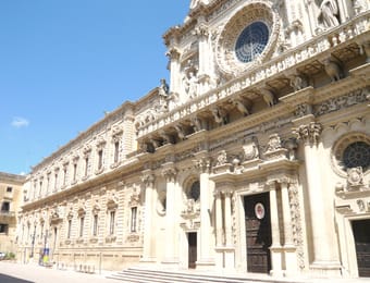 La basilique Santa Croce et l’ancien couvent des Célestins, à Lecce.