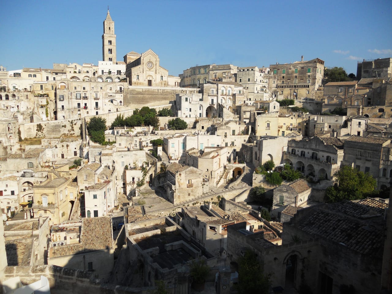 Le Sasso Barisano, à Matera, étagé sous le campanile de la cathédrale.