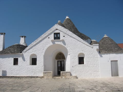 Le Trullo Sovrano, à Alberobello, le seul trullo de la ville à avoir un étage.