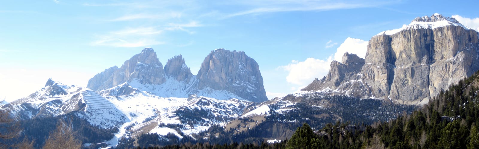 The Sella pass, below the towers that share its name.