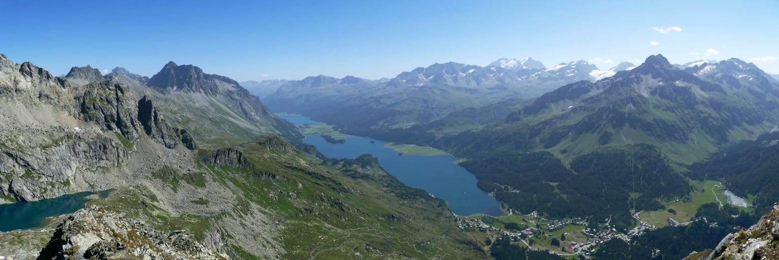Maloja et le lac de Sils, au début de la Haute-Engadine.