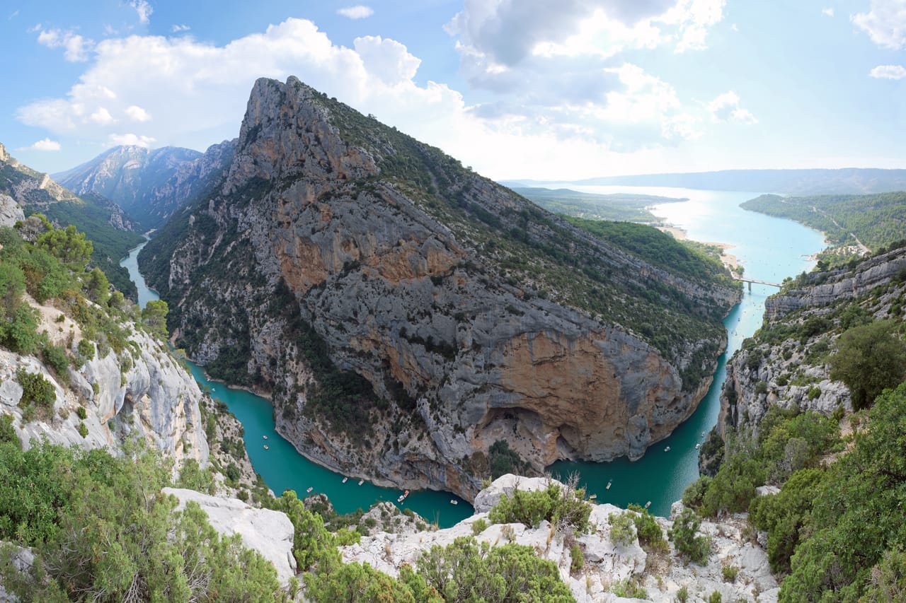 Les gorges du Verdon, que deux routes longent par le haut.
